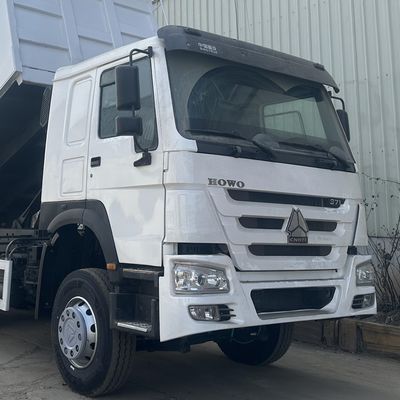 良い価格 シノトラック 中古 ホウ・ダンプトラック 6x4 ユーロ2 仕様 5600X2300X1500mm 燃料タンカー 300L 最大荷重容量 30トン オンライン